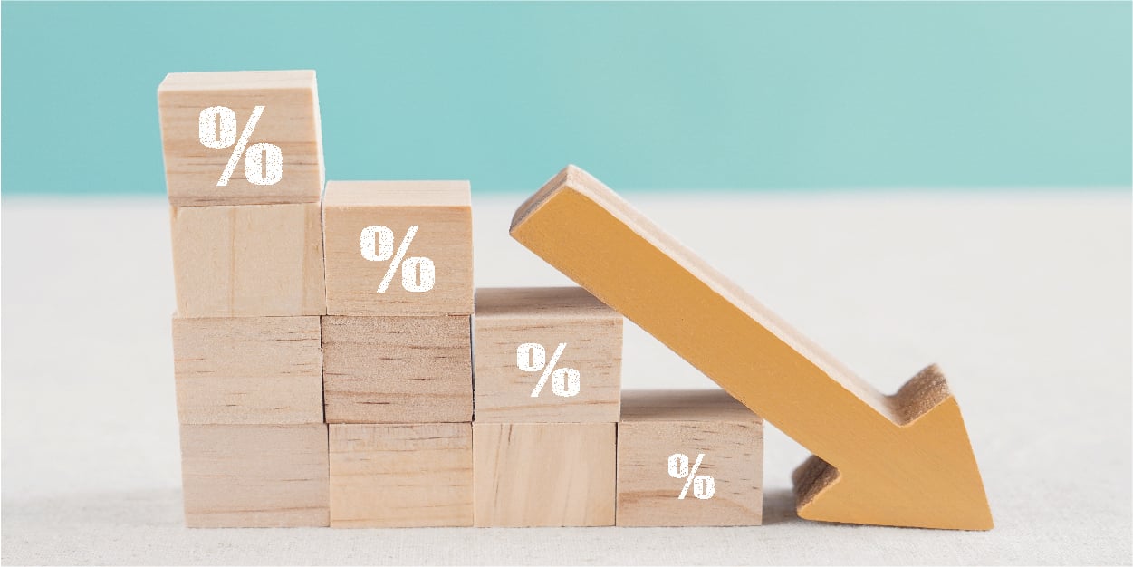 wooden-blocks-with-percentage-sign-down-arrow-financial-recession-crisis-interest-rate-decline-investment-reduce-concept_Botkeeper